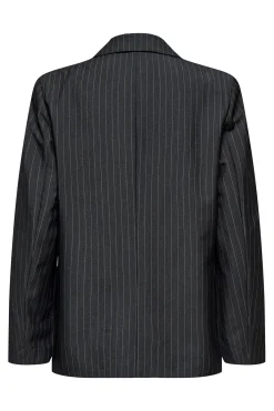 Americana de traje raya diplom&aacute;tica