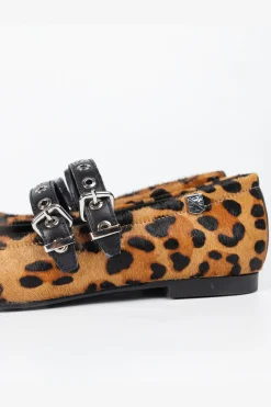 Bailarina se&ntilde;ora Estrella Leopardo
