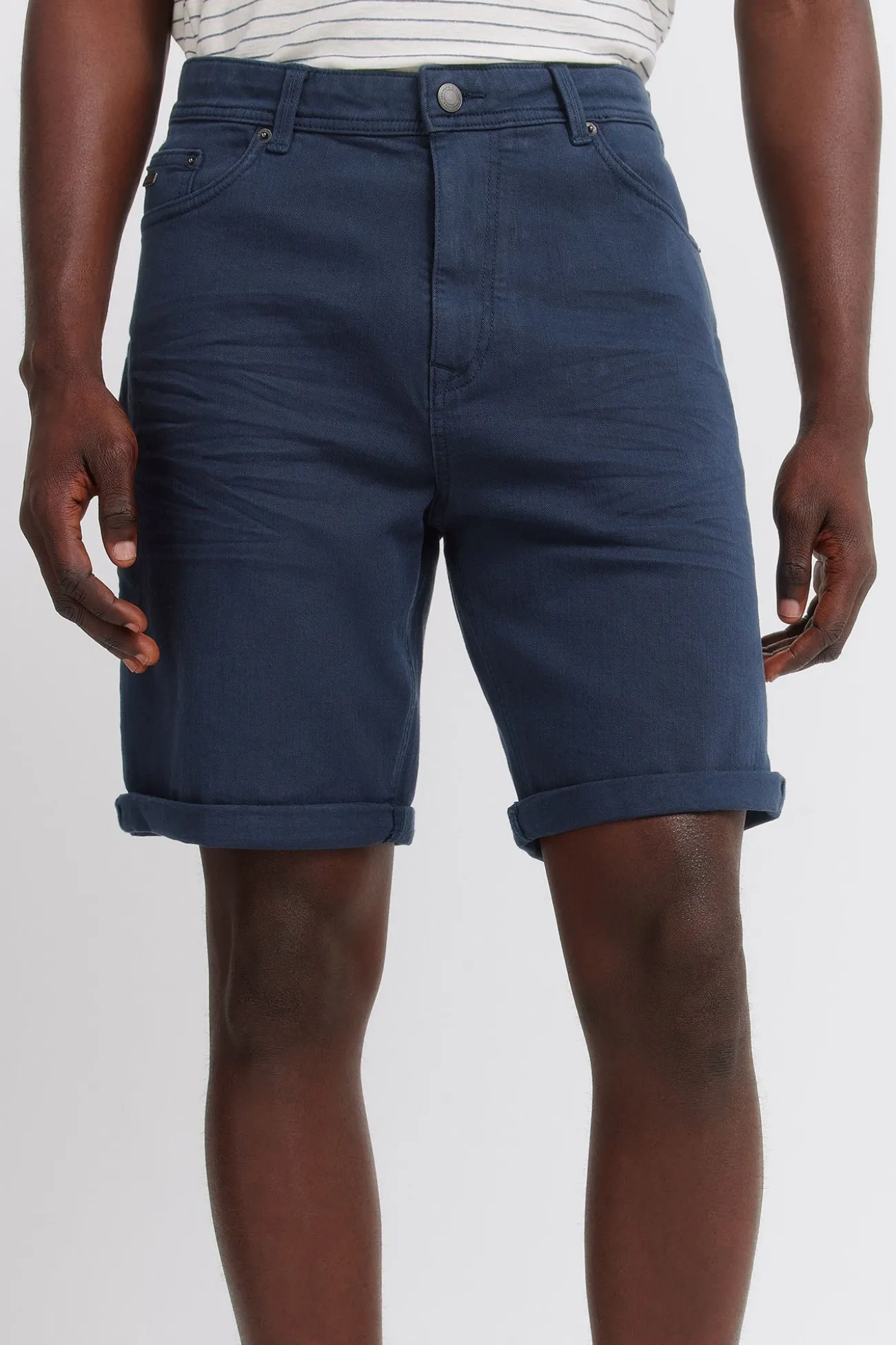 Bermuda 5 bolsillos color lavada slim fit