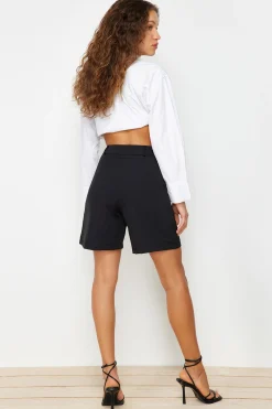 Bermudas con botones