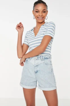 Bermudas estilo mom