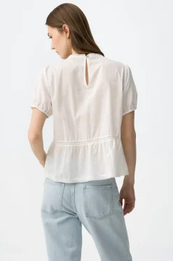 Blusa bordada
