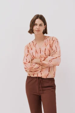 Blusa escote pico