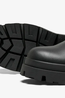 Bota militar plana