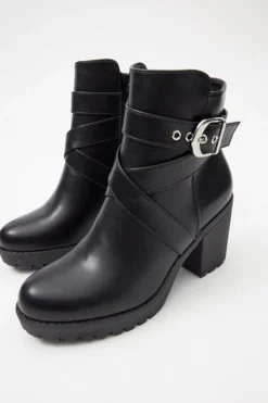 Botin Hebilla Cruzada