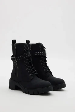 Botines con cordones y cremallera