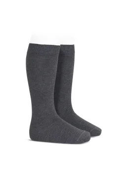 Calcetines altos b&aacute;sicos punto liso