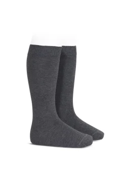 Calcetines altos b&aacute;sicos punto liso