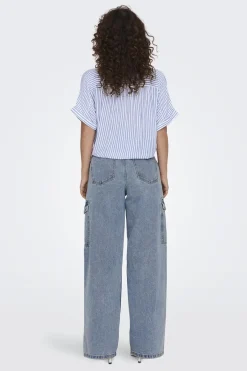 Camisa crop manga corta