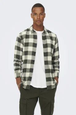 Camisa de hombre de manga larga y cuadros