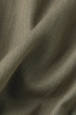 Camisa de manga larga y corte ajustado