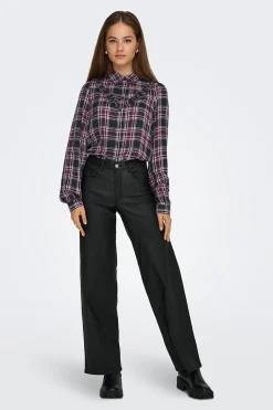 Camisa de volantes