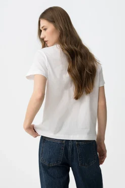 Camiseta con letras