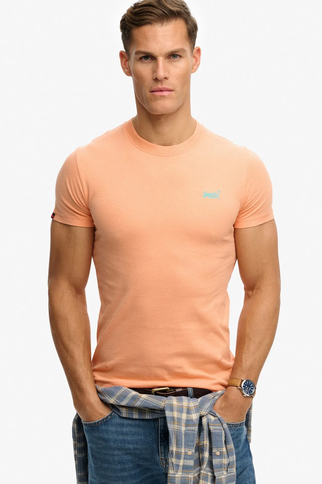 Camiseta manga corta b&aacute;sica con logotipo peque&ntilde;o
