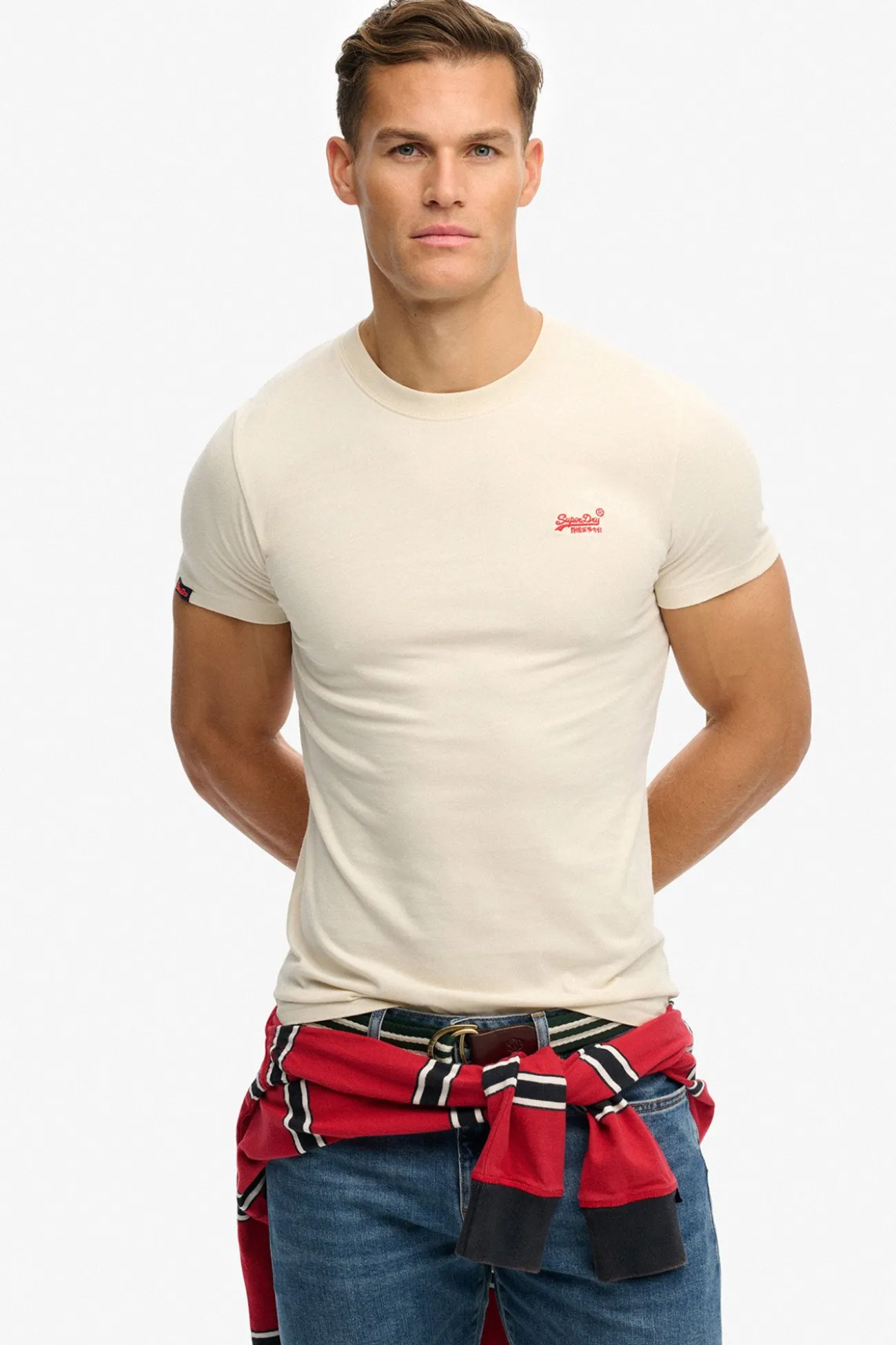 Camiseta manga corta b&aacute;sica con logotipo peque&ntilde;o