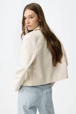 Chaqueta abotonada efecto piel