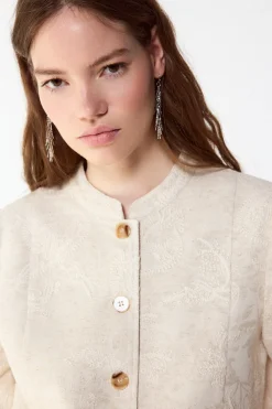 Chaqueta bordada