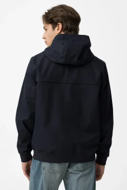 Chaqueta con capucha