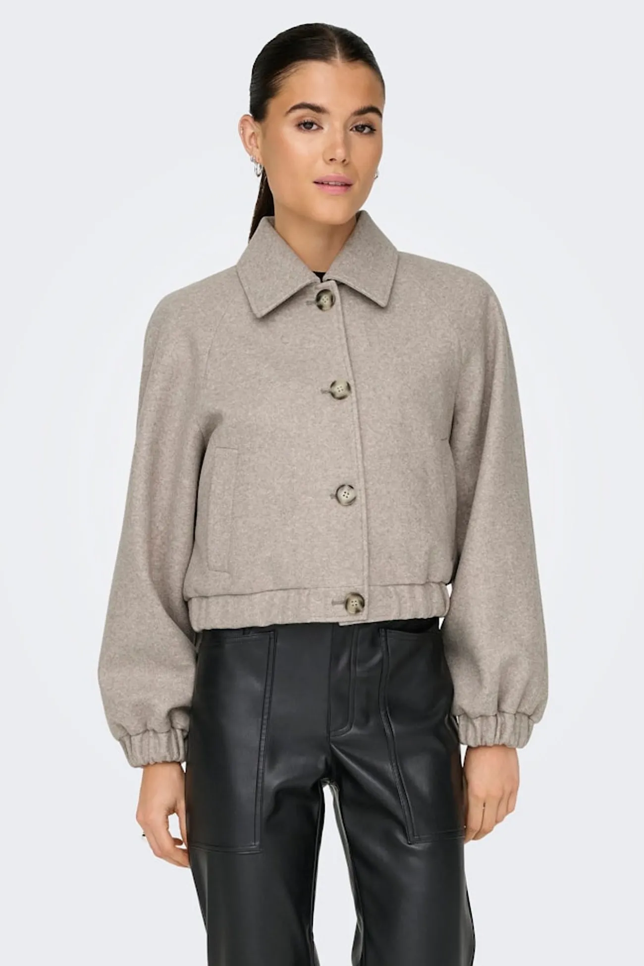 Chaqueta corta botones