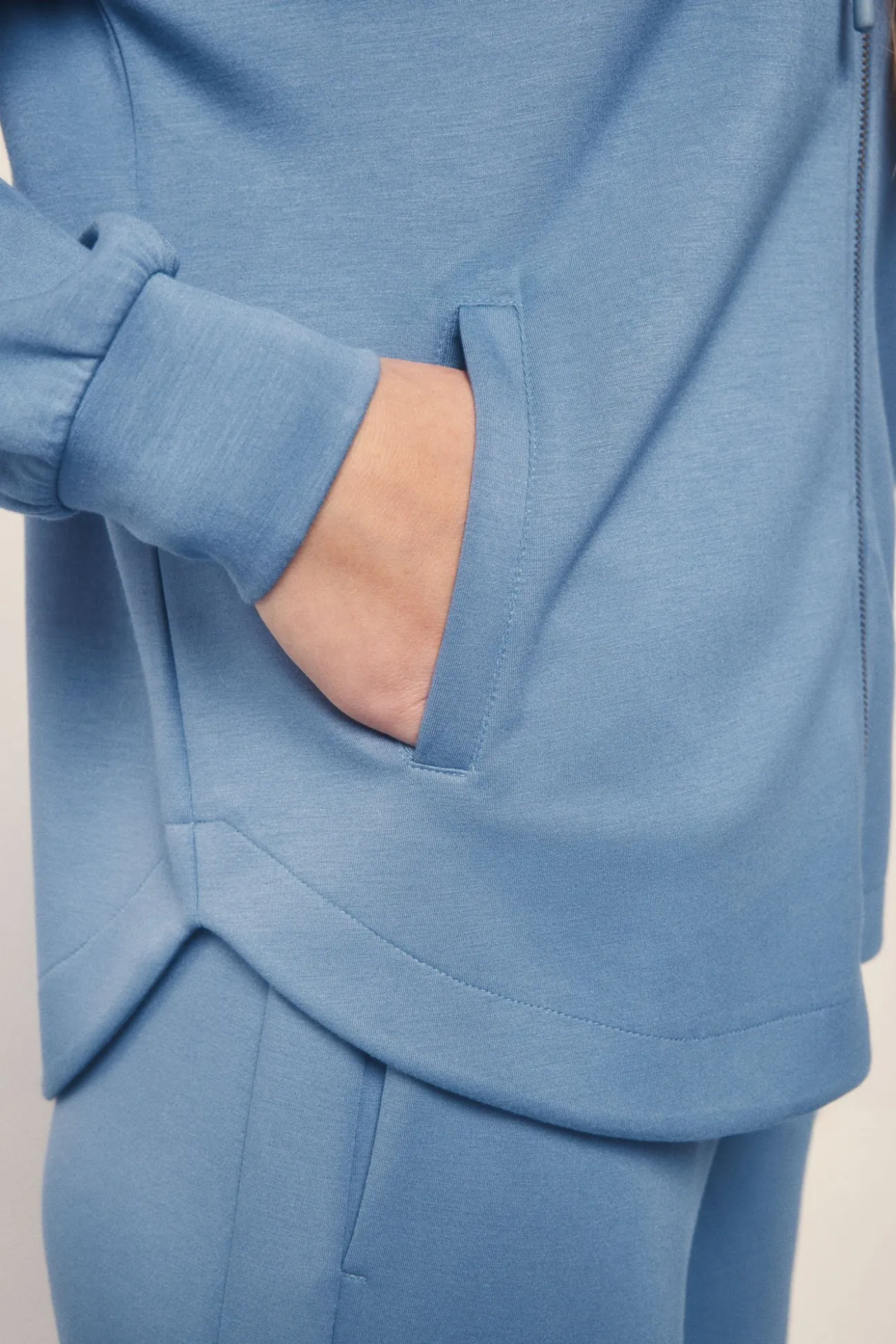 Chaqueta modal tacto suave azul