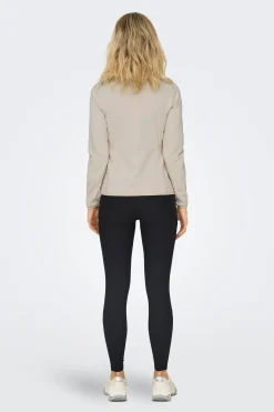 Chaqueta t&eacute;cnica cuello alto