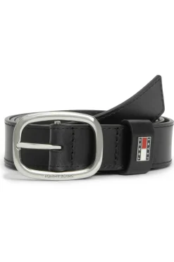 Cintur&oacute;n Tommy Jeans negro con hebilla met&aacute;lica
