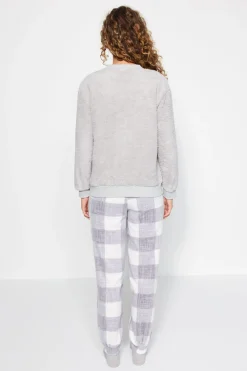 Conjunto pijama polar cuadros gris
