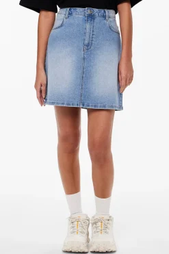 Falda corta denim