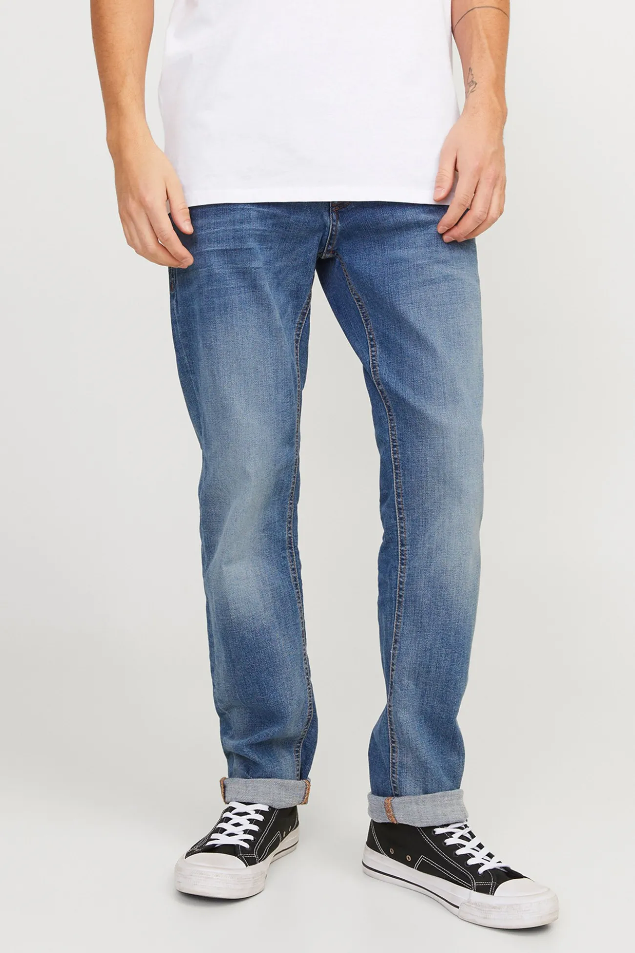 Jeans corte recto ajustados