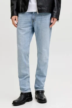 Jeans regular tiro medio lavado
