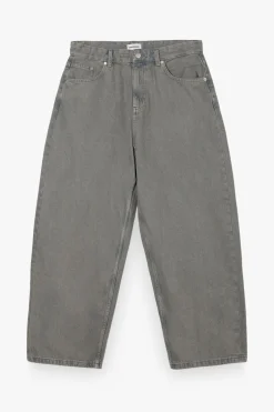 Jeans relaxed efecto contraste