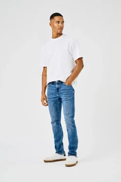 Jeans slim fit.