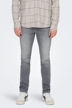 Jeans slim fit.