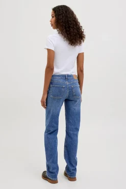 Jeans slim tiro medio