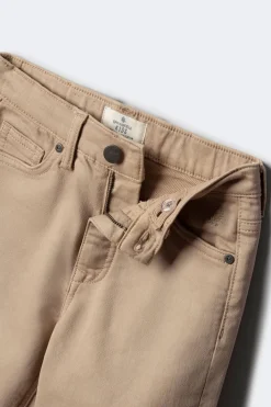 Pantal&oacute;n 5 bolsillos slim fit ni&ntilde;o