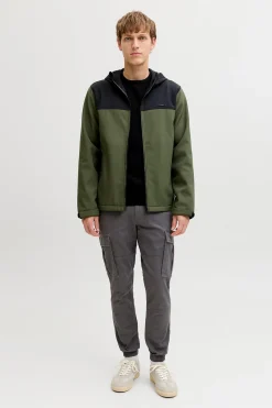 Pantal&oacute;n cargo slim fit