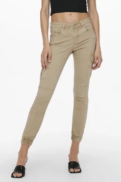 Pantal&oacute;n cargo slim fit