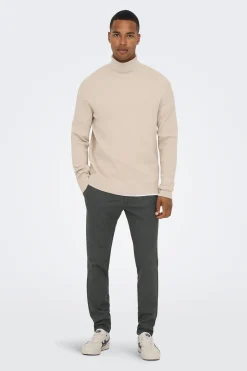 Pantal&oacute;n chino casual