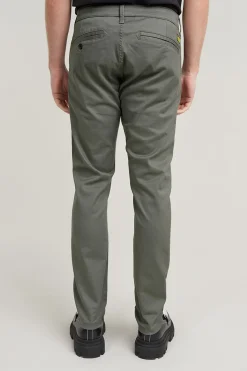 Pantal&oacute;n chino, corte pitillo