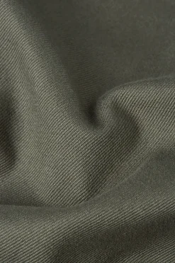 Pantal&oacute;n chino, corte pitillo
