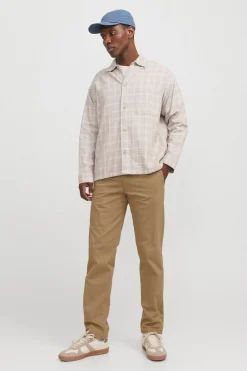 Pantal&oacute;n chino de corte relajado