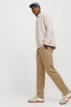 Pantal&oacute;n chino de corte relajado