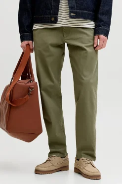Pantal&oacute;n chino relaxed tiro medio