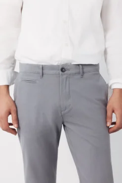 Pantal&oacute;n chino slim fit