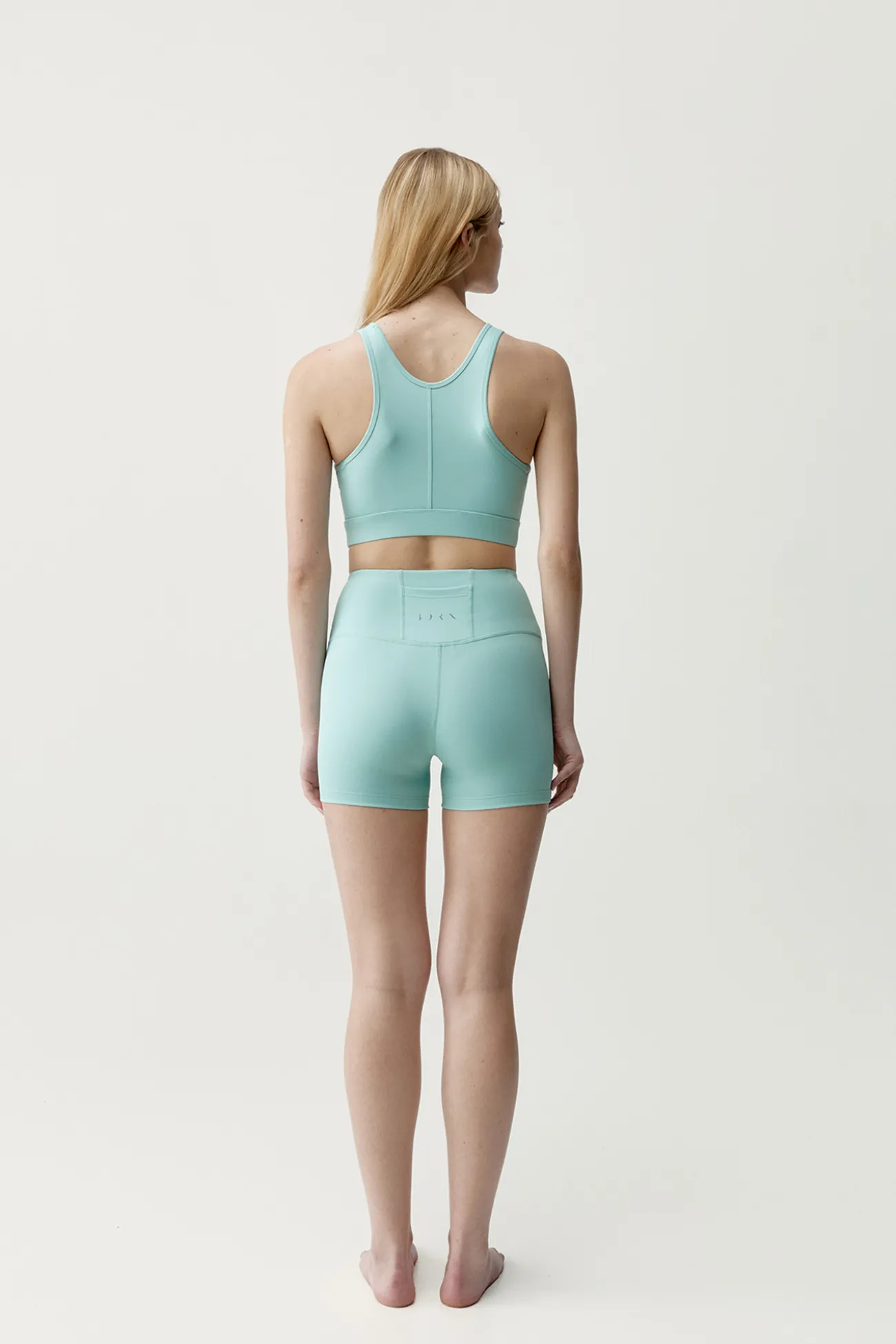 Pantal&oacute;n corto deportivo Deo azul claro