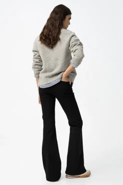 Pantal&oacute;n flare