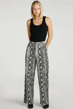 Pantalón loose fit corderoy