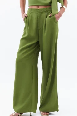Pantal&oacute;n palazzo