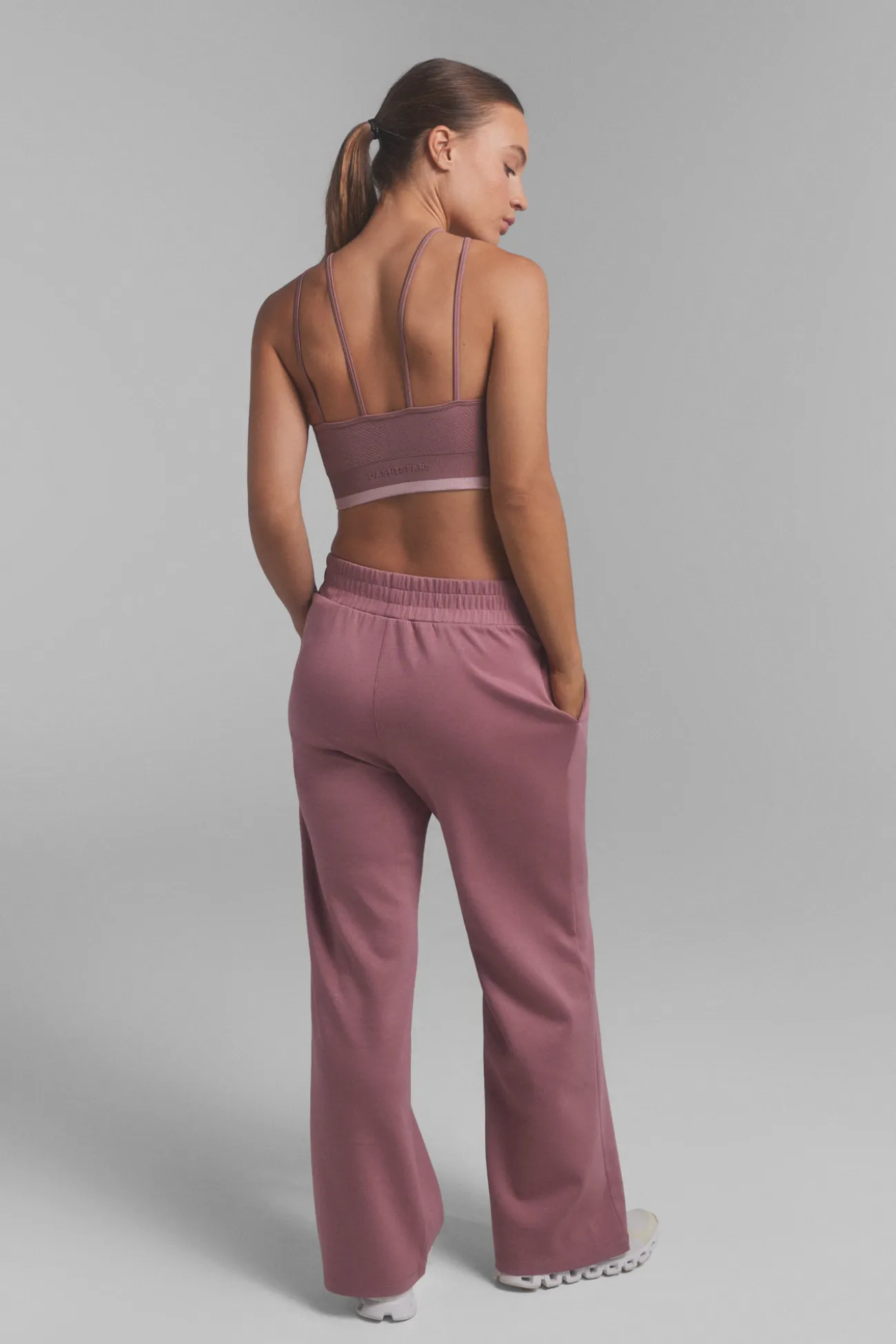 Pantalón recto ancho suave rosa