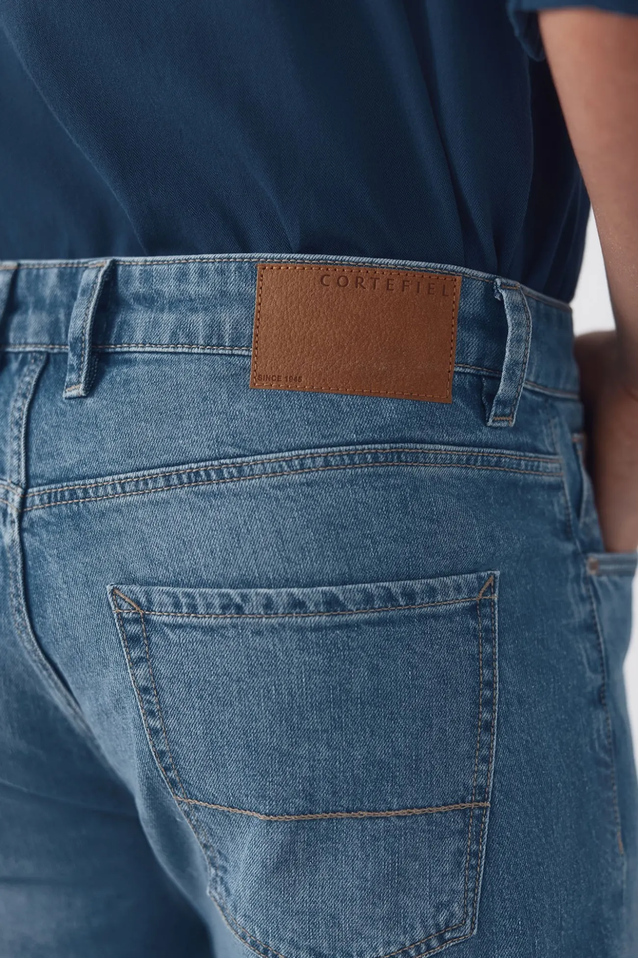 Pantalón vaquero ligero regular fit